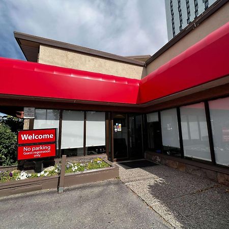 Econo Lodge Motel Village YYC Eksteriør billede