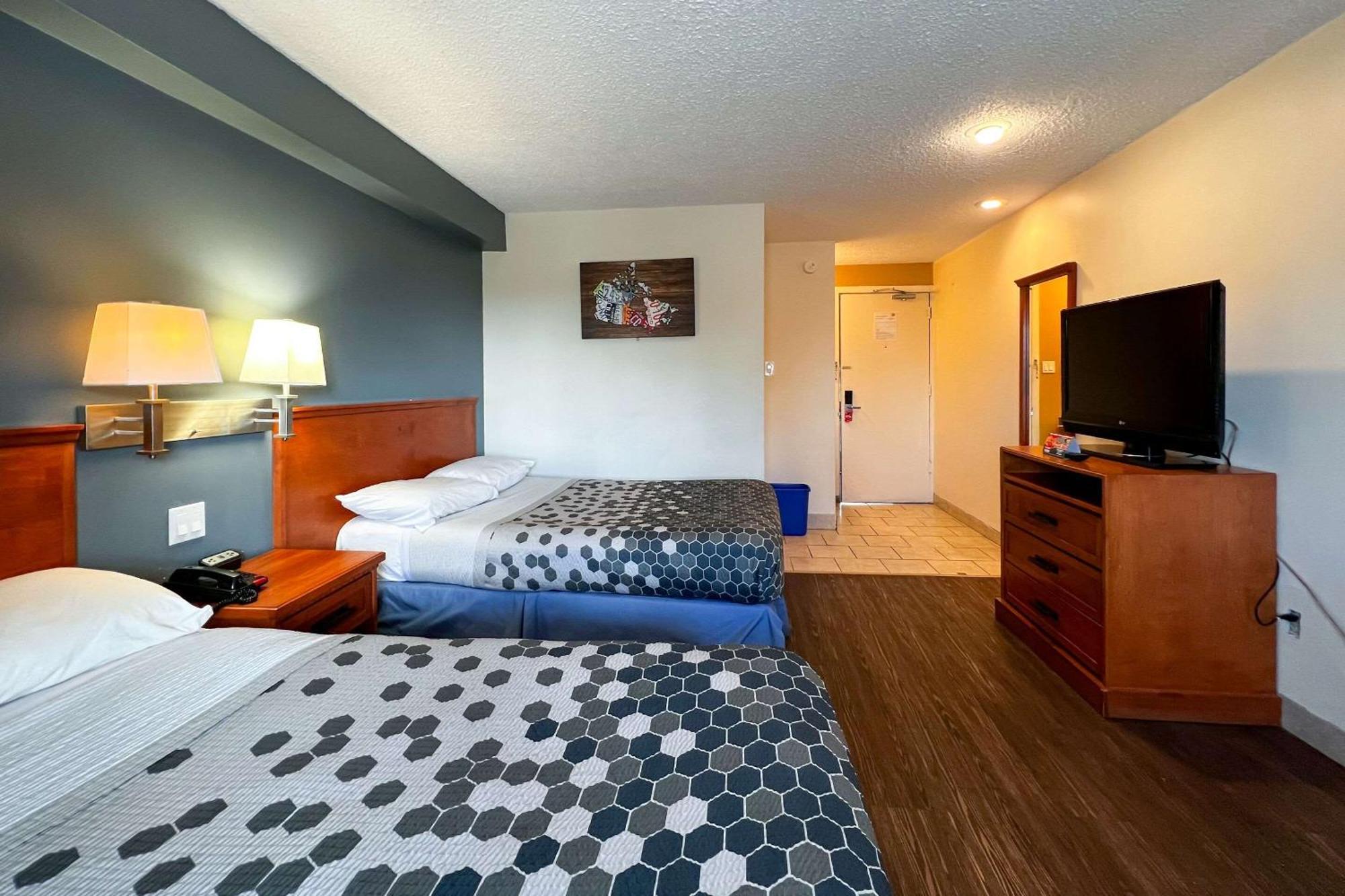 Econo Lodge Motel Village YYC Eksteriør billede